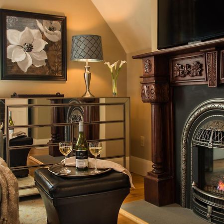 Gothic Eves Inn And Spa Bed And Breakfast Trumansburg Exteriér fotografie
