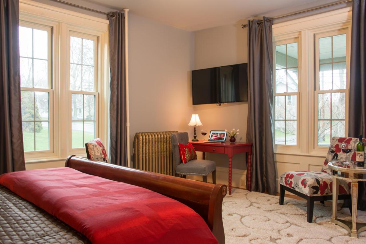 Gothic Eves Inn And Spa Bed And Breakfast Trumansburg Exteriér fotografie