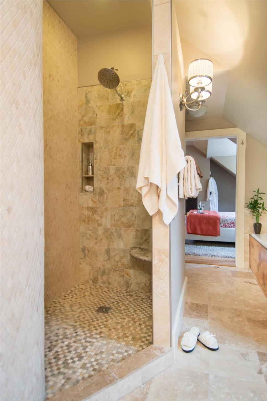 Gothic Eves Inn And Spa Bed And Breakfast Trumansburg Exteriér fotografie