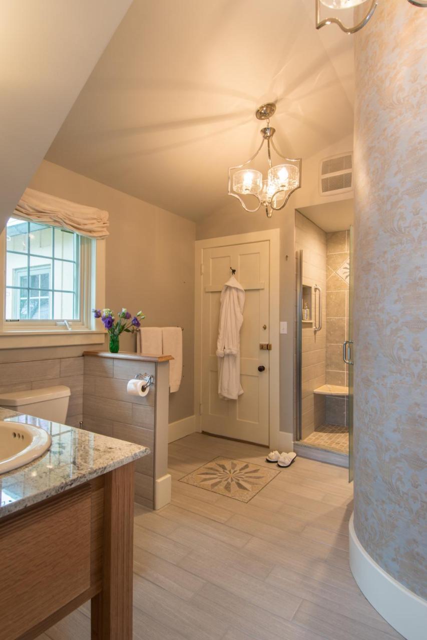 Gothic Eves Inn And Spa Bed And Breakfast Trumansburg Exteriér fotografie
