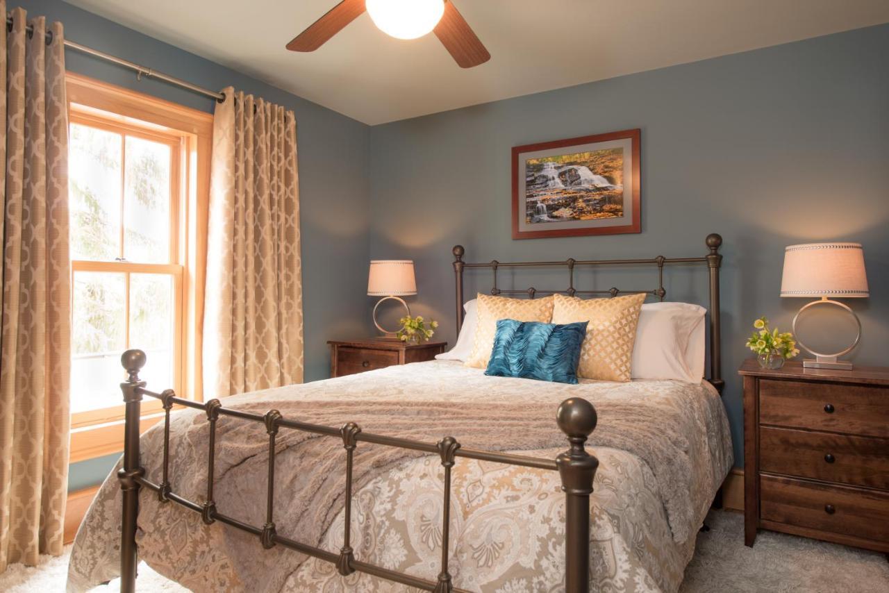 Gothic Eves Inn And Spa Bed And Breakfast Trumansburg Exteriér fotografie