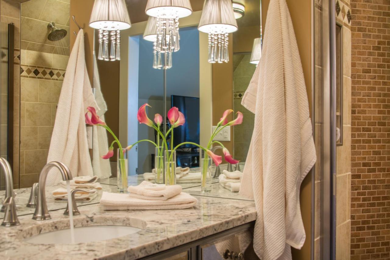 Gothic Eves Inn And Spa Bed And Breakfast Trumansburg Exteriér fotografie