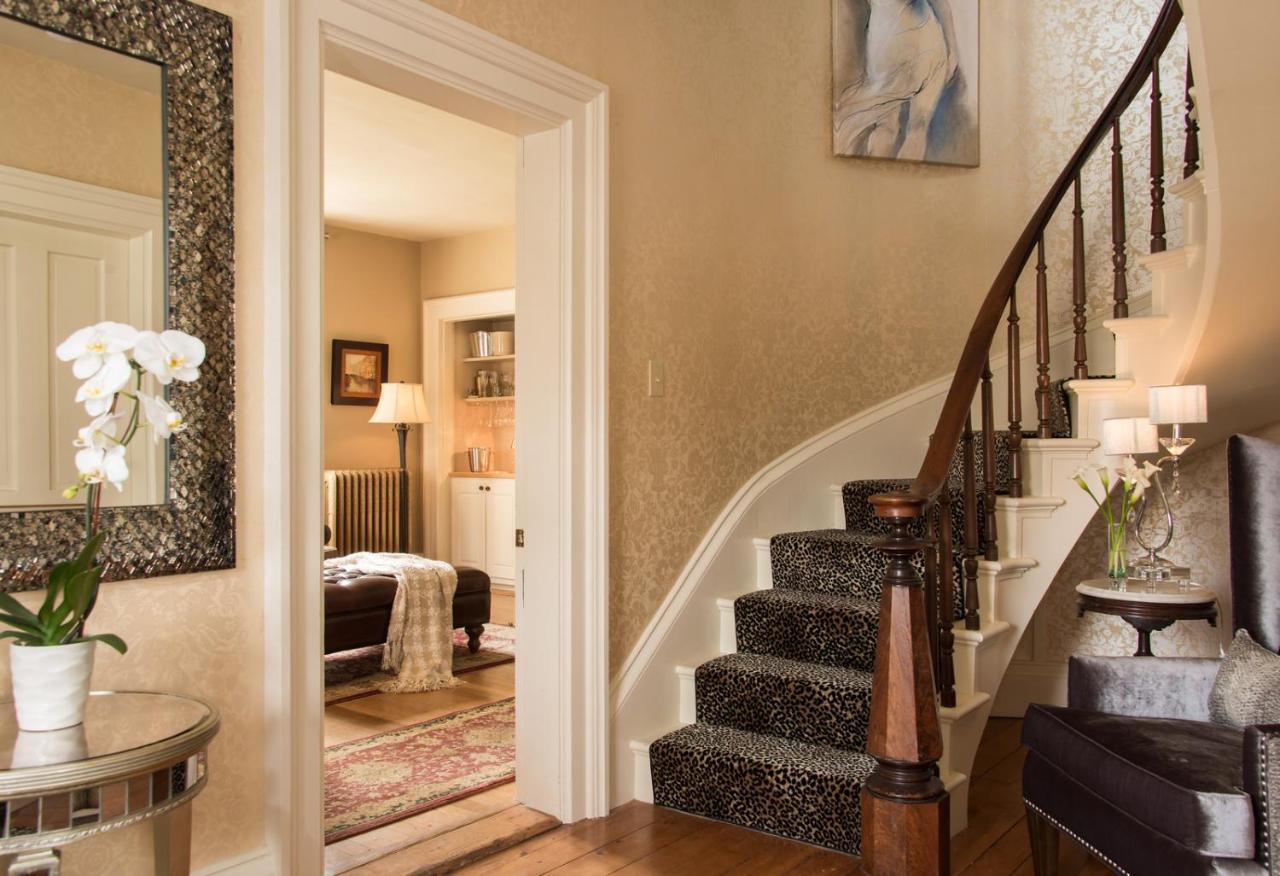 Gothic Eves Inn And Spa Bed And Breakfast Trumansburg Exteriér fotografie