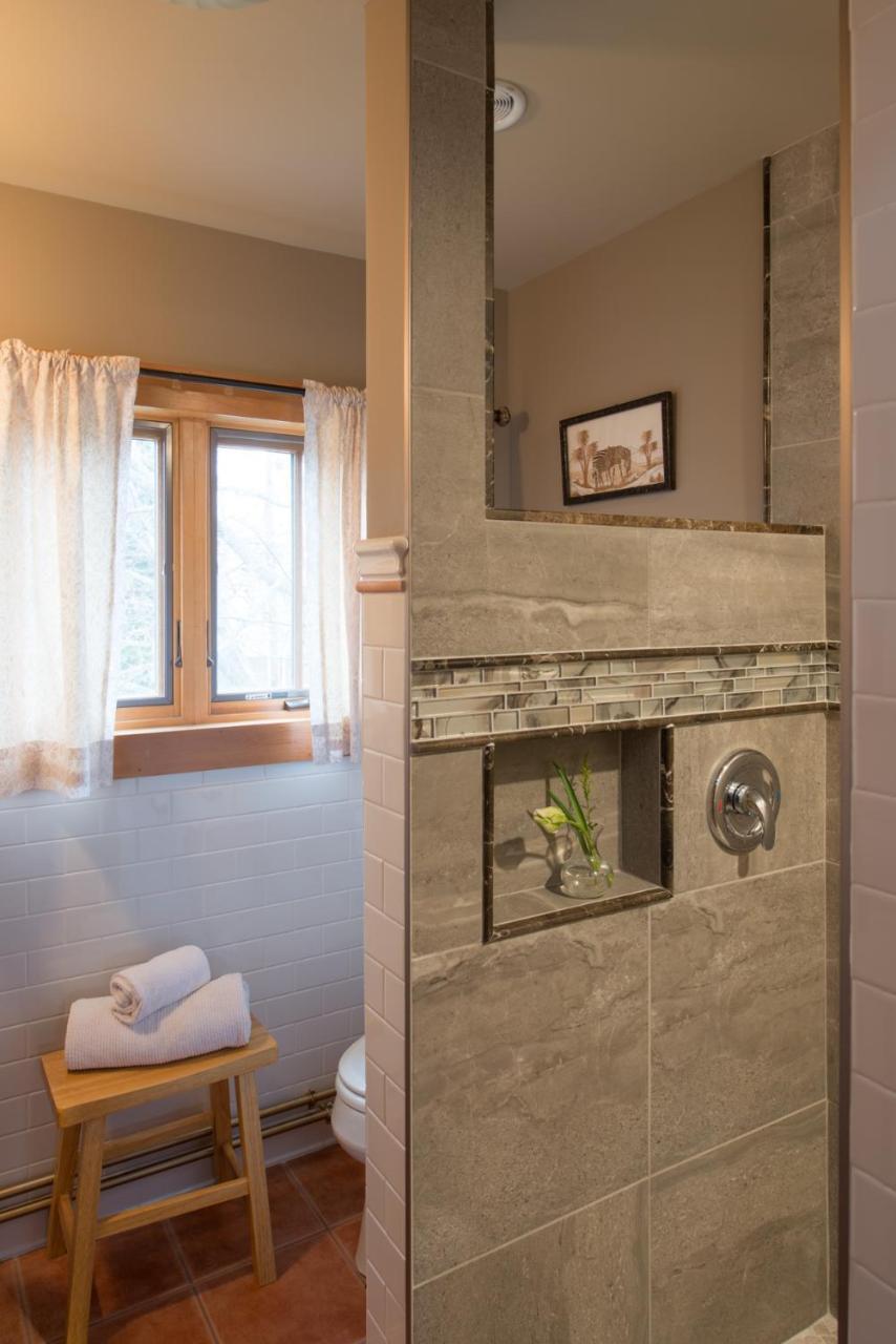 Gothic Eves Inn And Spa Bed And Breakfast Trumansburg Exteriér fotografie