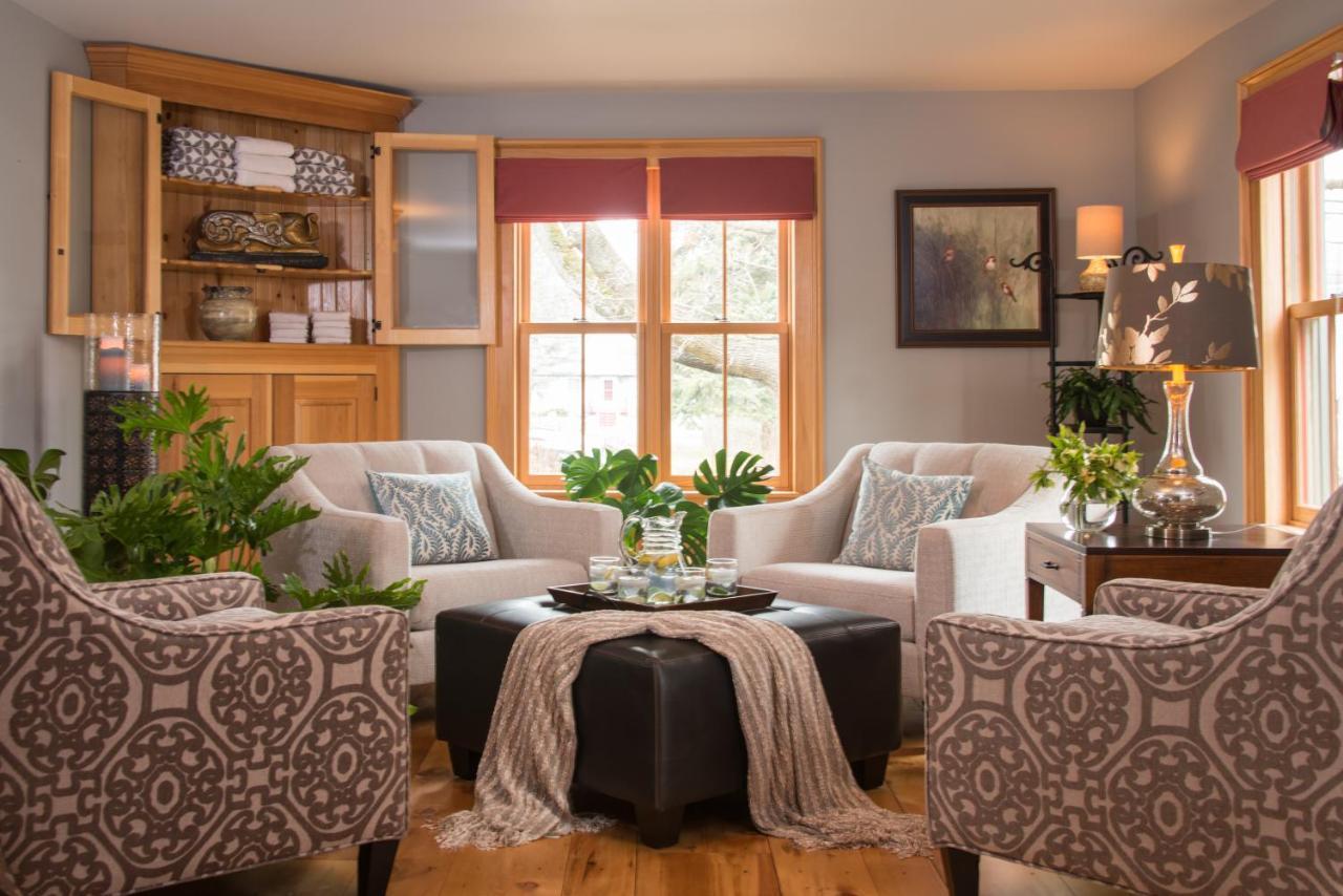 Gothic Eves Inn And Spa Bed And Breakfast Trumansburg Exteriér fotografie